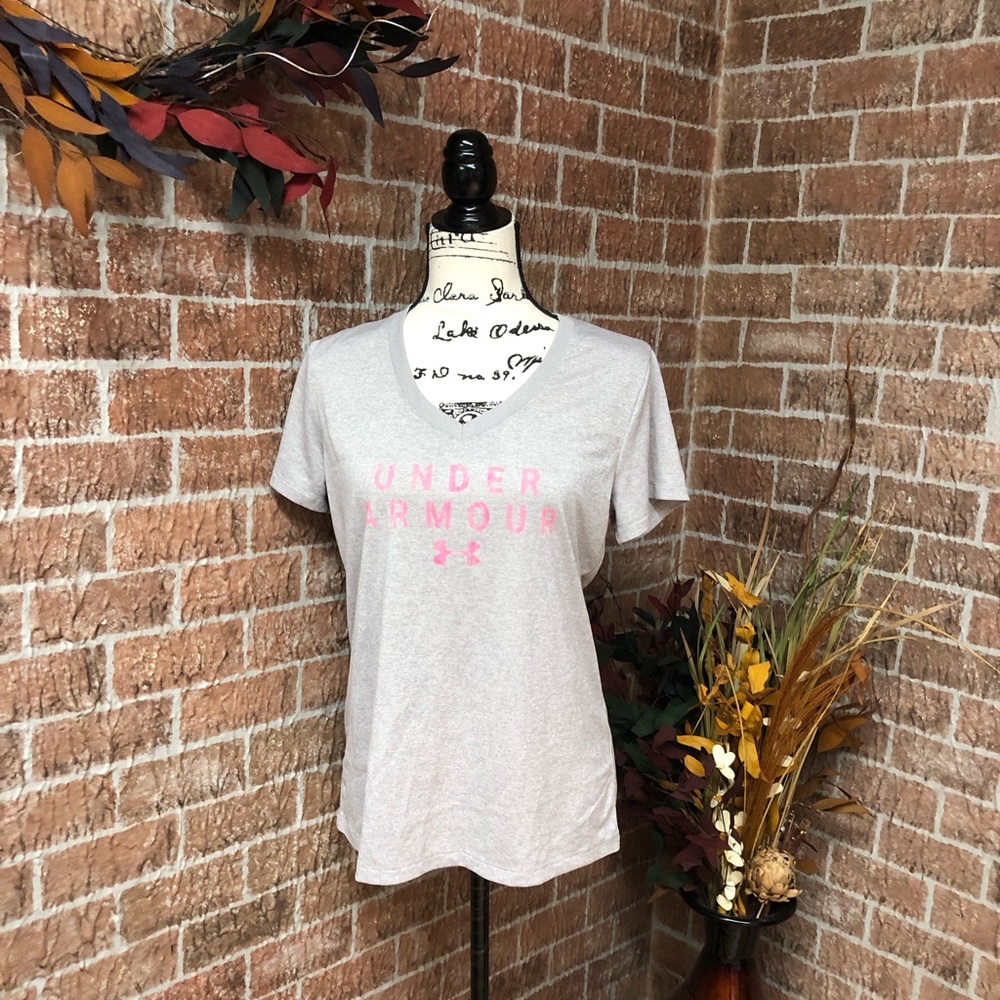 Barely Worn Under Armour Women’s Grey T-Shirt Size M Item #PHK3046